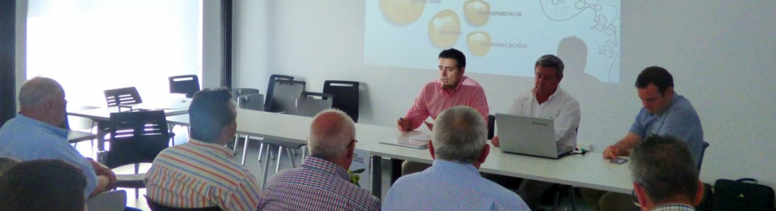Jornada en Alcalá la Real sobre el modelo de concentración de la oferta oleícola de Interóleo Jornada en Alcalá la Real sobre el modelo de concentración de la oferta oleícola de Interóleo