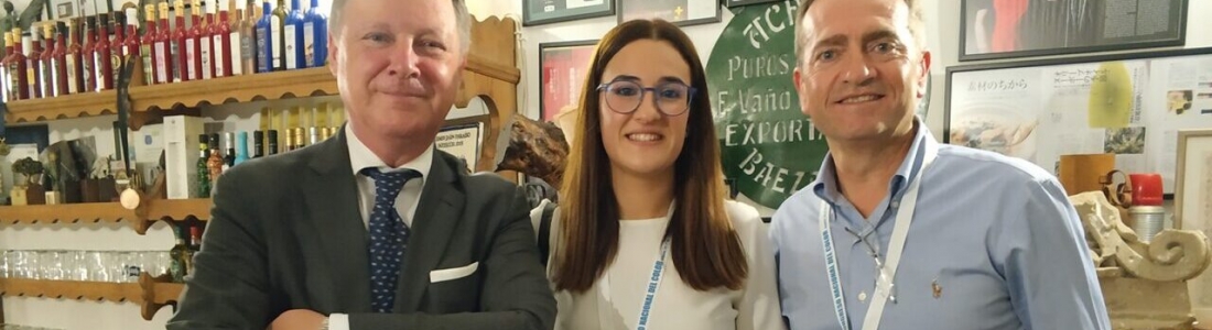 La UJA y Castillo de Canena renuevan el contrato de investigación para la obtención y caracterización de nuevos alimentos funcionales basados en aceites de oliva La UJA y Castillo de Canena renuevan el contrato de investigación para la obtención y caracterización de nuevos alimentos funcionales basados en aceites de oliva
