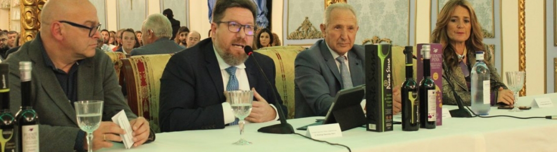Sánchez Haro valora el proyecto de fusión de la cooperativa Ciudad de Jaén y anima al sector oleícola a seguir su ejemplo Sánchez Haro valora el proyecto de fusión de la cooperativa Ciudad de Jaén y anima al sector oleícola a seguir su ejemplo