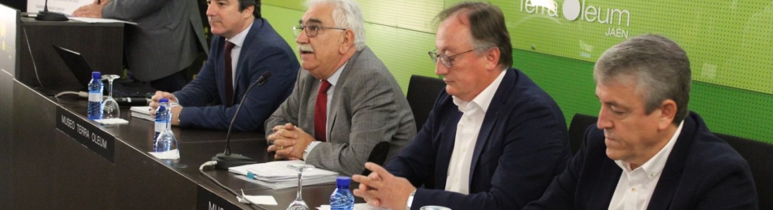 Higinio Castellano revalida el cargo de presidente de Cooperativas Agro-alimentarias Jaén Higinio Castellano revalida el cargo de presidente de Cooperativas Agro-alimentarias Jaén