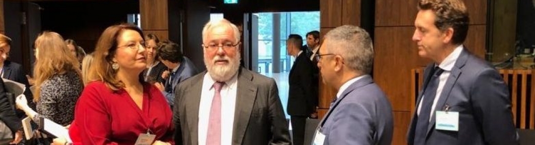 Carmen Crespo y Arias Cañete coinciden en la importancia de “hacer frente común” para intentar evitar nuevos aranceles Carmen Crespo y Arias Cañete coinciden en la importancia de “hacer frente común” para intentar evitar nuevos aranceles