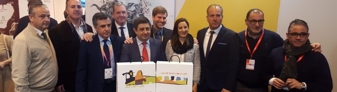 La caja de Elaia Zait con los aceites Jaén Selección 2017 rinde homenaje al 250 aniversario de las Nuevas Poblaciones La caja de Elaia Zait con los aceites Jaén Selección 2017 rinde homenaje al 250 aniversario de las Nuevas Poblaciones