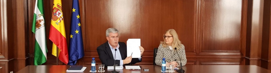 Fernández de Moya destaca la rebaja del IRPF en los módulos agrarios Fernández de Moya destaca la rebaja del IRPF en los módulos agrarios