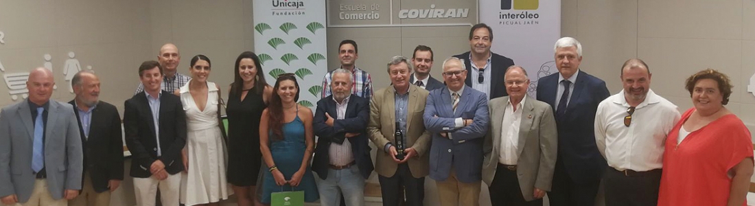 El sector productor de Granada se interesa por el modelo de comercialización y gestión del aceite de oliva de Interóleo El sector productor de Granada se interesa por el modelo de comercialización y gestión del aceite de oliva de Interóleo