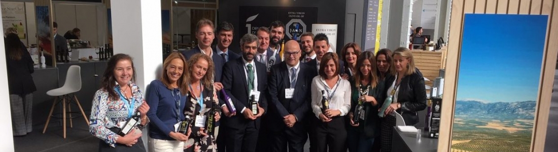 El AOVE de Jaén se lanza a la conquista del mercado británico con su presencia en The Restaurant Show El AOVE de Jaén se lanza a la conquista del mercado británico con su presencia en The Restaurant Show