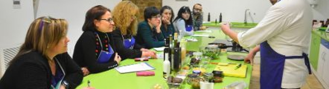 Los vírgenes extra, protagonistas en un nuevo taller de cocina en el Centro Olivar y Aceite Los vírgenes extra, protagonistas en un nuevo taller de cocina en el Centro Olivar y Aceite