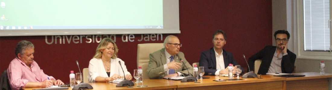 Una jornada de trabajo aborda estrategias para la comercialización de AOVE «Olivares Vivos» Una jornada de trabajo aborda estrategias para la comercialización de AOVE «Olivares Vivos»