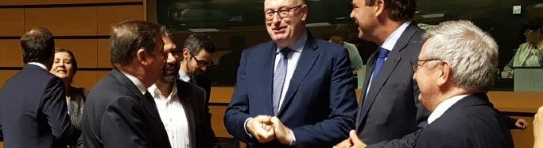 Planas traslada al Consejo de Ministros de la UE la situación que están atravesando el aceite de oliva y la aceituna de mesa Planas traslada al Consejo de Ministros de la UE la situación que están atravesando el aceite de oliva y la aceituna de mesa