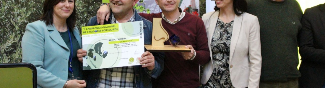 «Los aceitunos» gana el I Campeonato Nacional de Catadores por Equipos «Los aceitunos» gana el I Campeonato Nacional de Catadores por Equipos