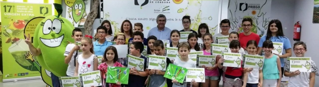 La DO Priego de Córdoba clausura la séptima edición de la Escuela de Cata Infantil con la Fiesta del AOVE La DO Priego de Córdoba clausura la séptima edición de la Escuela de Cata Infantil con la Fiesta del AOVE