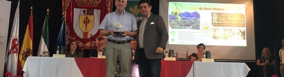 Reyes destaca el papel que han jugado las cooperativas oleícolas en la “prosperidad de nuestros pueblos y ciudades” Reyes destaca el papel que han jugado las cooperativas oleícolas en la “prosperidad de nuestros pueblos y ciudades”