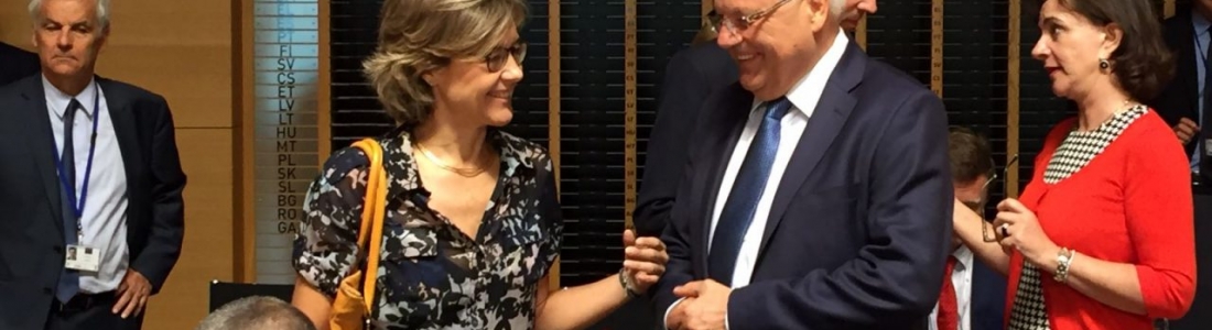 La ministra de Agricultura anuncia que España va a pedir el adelanto del 70% del pago de las ayudas de la PAC La ministra de Agricultura anuncia que España va a pedir el adelanto del 70% del pago de las ayudas de la PAC