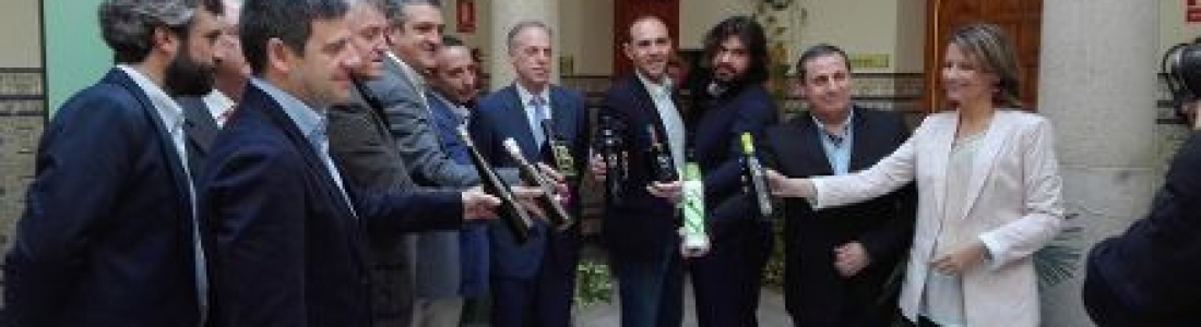 Ana Cobo destaca la excelente producción de los aceites ganadores de los Premios Terra Oleum a la Calidad Ana Cobo destaca la excelente producción de los aceites ganadores de los Premios Terra Oleum a la Calidad