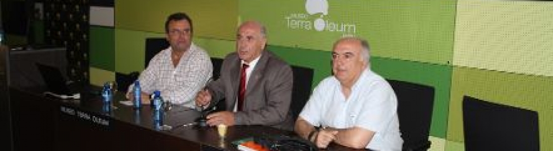 Medio centenar de expertos se forman en unas jornadas sobre armonización de paneles de cata de aceite de oliva Medio centenar de expertos se forman en unas jornadas sobre armonización de paneles de cata de aceite de oliva