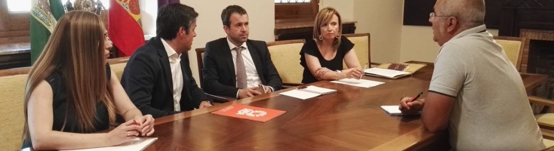 El alcalde defiende la capitalidad del aceite para Jaén como sede de organismos y respalda las demandas para un precio “justo” del aceite El alcalde defiende la capitalidad del aceite para Jaén como sede de organismos y respalda las demandas para un precio “justo” del aceite