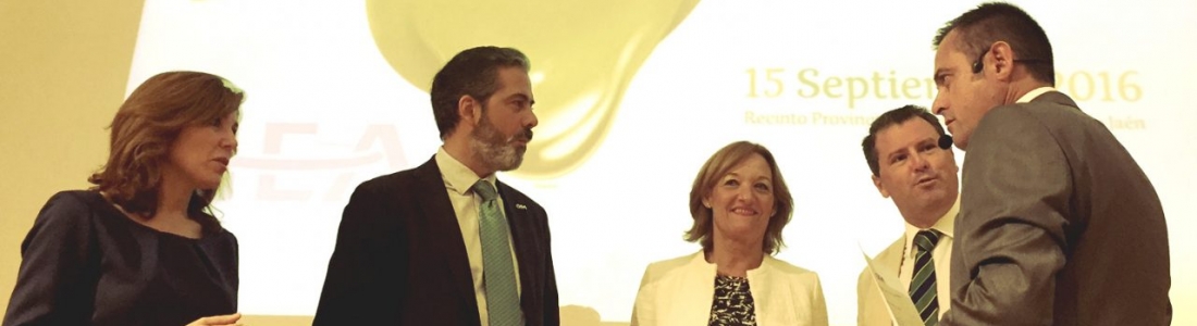 Carmen Ortiz anima al sector a trabajar contra la banalización del aceite de oliva Carmen Ortiz anima al sector a trabajar contra la banalización del aceite de oliva
