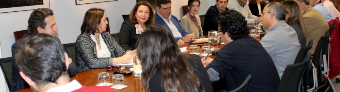 La Consejería de Agricultura anuncia que trabajará para reducir los trámites burocráticos actuales en al menos un 20% La Consejería de Agricultura anuncia que trabajará para reducir los trámites burocráticos actuales en al menos un 20%