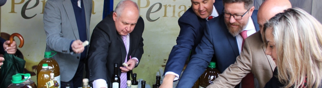 Sánchez Haro reivindica el aceite verdial como huella de la historia, la cultura y el saber hacer de Periana Sánchez Haro reivindica el aceite verdial como huella de la historia, la cultura y el saber hacer de Periana
