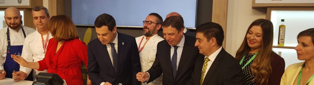 Luis Planas resalta la necesaria apuesta por la calidad para afianzar mercados y ganar nuevos consumidores de aceite de oliva Luis Planas resalta la necesaria apuesta por la calidad para afianzar mercados y ganar nuevos consumidores de aceite de oliva