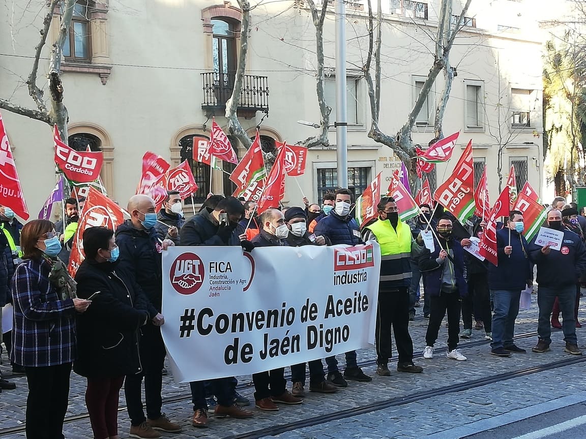 Culmina sin acuerdo otra reunión del convenio del aceite de Jaén después de cuatro horas de negociación Culmina sin acuerdo otra reunión del convenio del aceite de Jaén después de cuatro horas de negociación