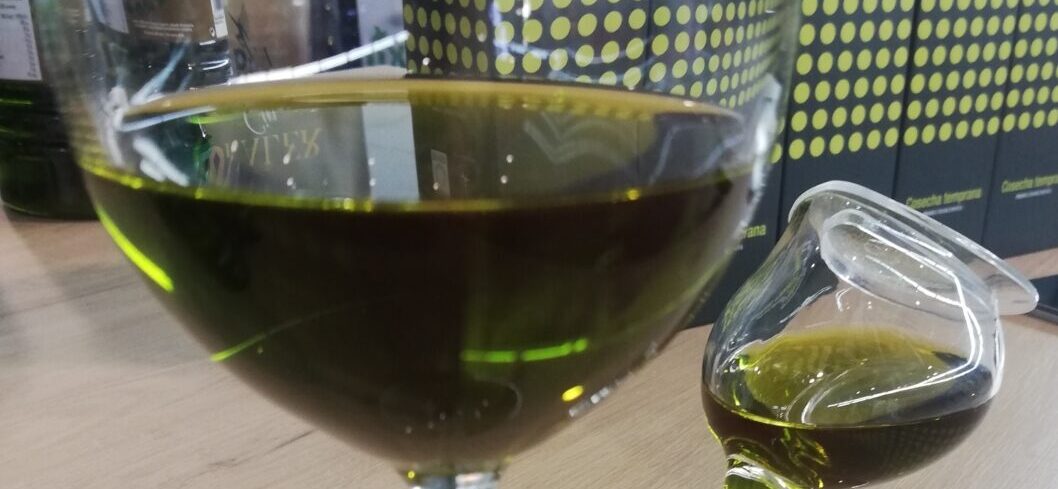 Cooperativas augura una tendencia al alza del precio del aceite de oliva y ratifica que la producción se situará en 1.450.000 toneladas en España Cooperativas augura una tendencia al alza del precio del aceite de oliva y ratifica que la producción se situará en 1.450.000 toneladas en España