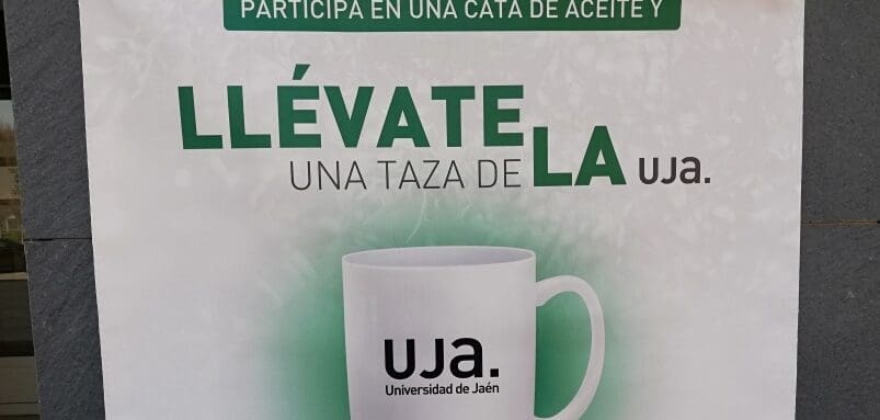 Más de 200 personas han participado ya en la cata de la Cátedra Caja Rural de Jaén de la UJA que estudiará la percepción que tiene el consumidor sobre el AOVE Más de 200 personas han participado ya en la cata de la Cátedra Caja Rural de Jaén de la UJA que estudiará la percepción que tiene el consumidor sobre el AOVE