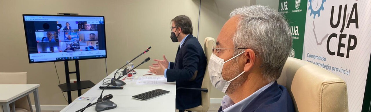 El programa UJA-CEP aborda las estrategias y retos del sector oleícola jiennense para liderar el mercado El programa UJA-CEP aborda las estrategias y retos del sector oleícola jiennense para liderar el mercado