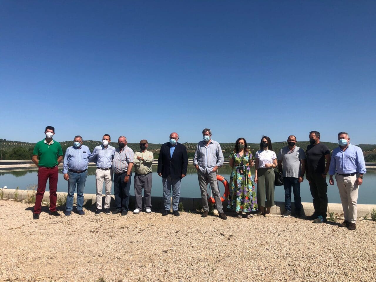 El Ministerio de Agricultura promueve instalaciones fotovoltaicas para mejorar la eficiencia energética de 1.126 hectáreas de regadíos en las Vegas Altas del Guadalquivir El Ministerio de Agricultura promueve instalaciones fotovoltaicas para mejorar la eficiencia energética de 1.126 hectáreas de regadíos en las Vegas Altas del Guadalquivir