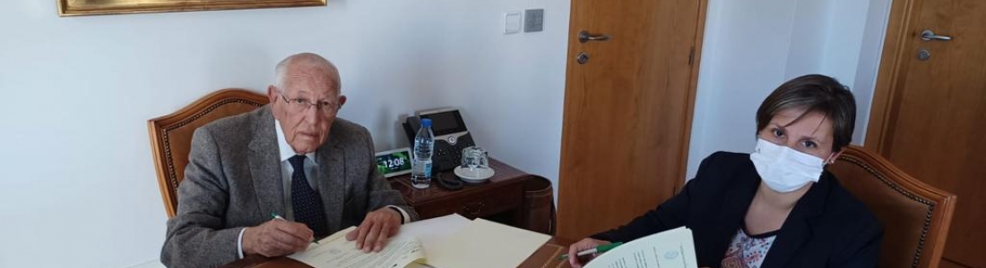 La Fundación del Olivar y Caja Rural de Jaén firman un convenio para impulsar visitas de escolares al Museo Terra Oleum La Fundación del Olivar y Caja Rural de Jaén firman un convenio para impulsar visitas de escolares al Museo Terra Oleum