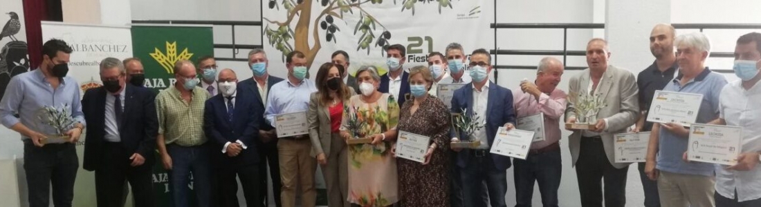La DO Sierra Mágina entrega sus premios anuales y presenta su nueva imagen en la XXI Fiesta del Olivar La DO Sierra Mágina entrega sus premios anuales y presenta su nueva imagen en la XXI Fiesta del Olivar