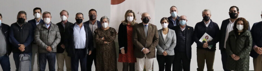 Manuel Parras es elegido presidente de la IGP Aceite de Jaén del Consejo Regulador, en el que toman posesión los doce vocales para los próximos cuatro años Manuel Parras es elegido presidente de la IGP Aceite de Jaén del Consejo Regulador, en el que toman posesión los doce vocales para los próximos cuatro años