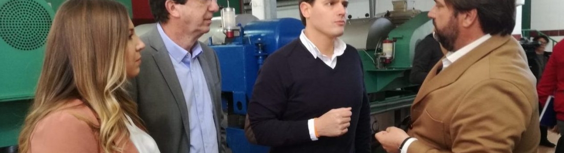 Albert Rivera califica al aceite de oliva como «una de las joyas de la corona» Albert Rivera califica al aceite de oliva como «una de las joyas de la corona»