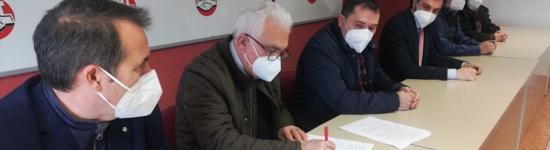 El convenio del campo de la provincia de Jaén, que vence en la próxima campaña, subirá entre el 1 y el 2%, y el del aceite por encima del 1,5%, los dos en función del incremento del IPC El convenio del campo de la provincia de Jaén, que vence en la próxima campaña, subirá entre el 1 y el 2%, y el del aceite por encima del 1,5%, los dos en función del incremento del IPC