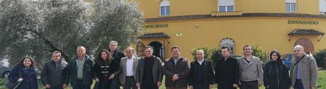 Visita de una delegación de Turquía a la cooperativa San Vicente de Mogón Visita de una delegación de Turquía a la cooperativa San Vicente de Mogón