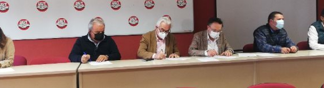 Firmada la revisión del convenio del aceite y de sus derivados en Jaén, que sube en este ejercicio 2,75% y ocho horas menos de jornada laboral anual Firmada la revisión del convenio del aceite y de sus derivados en Jaén, que sube en este ejercicio 2,75% y ocho horas menos de jornada laboral anual